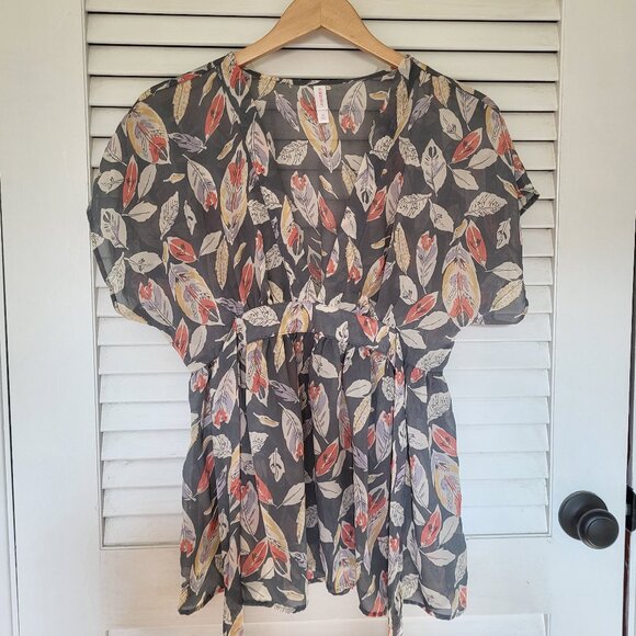 Xhilaration Women's Blouse size MEDIUM semi-sheer grey & peach empire wa… - Picture 1 of 5